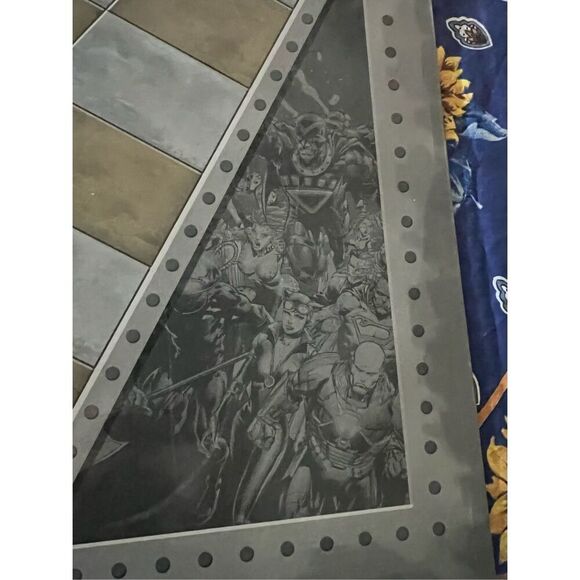Rare Justice League DC Comics 3D Folding Graphic Chess Board - Picture 7 of 9